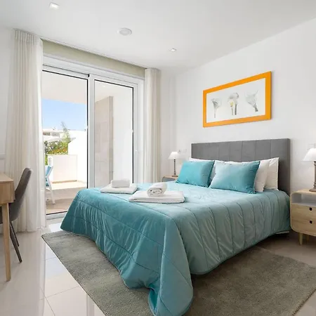 Apartment Design 2 With Pool By Homing *