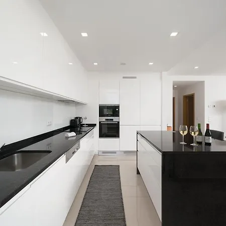 Design 2 With Pool By Homing Apartment